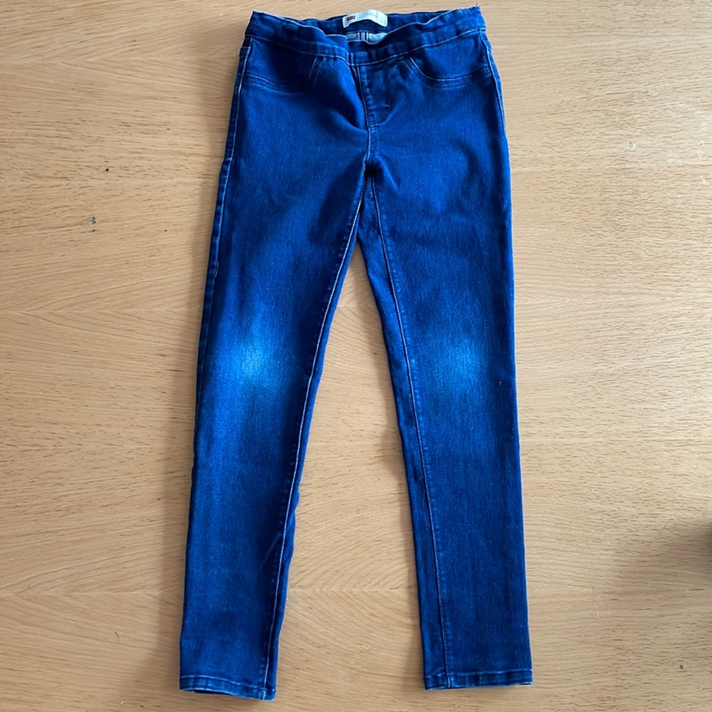Levi’s size 8 dark Jean leggings/jeggings